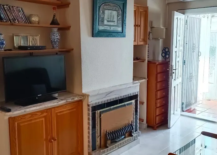 Maison Climatisee Avec Solarium, Wifi Et Piscine