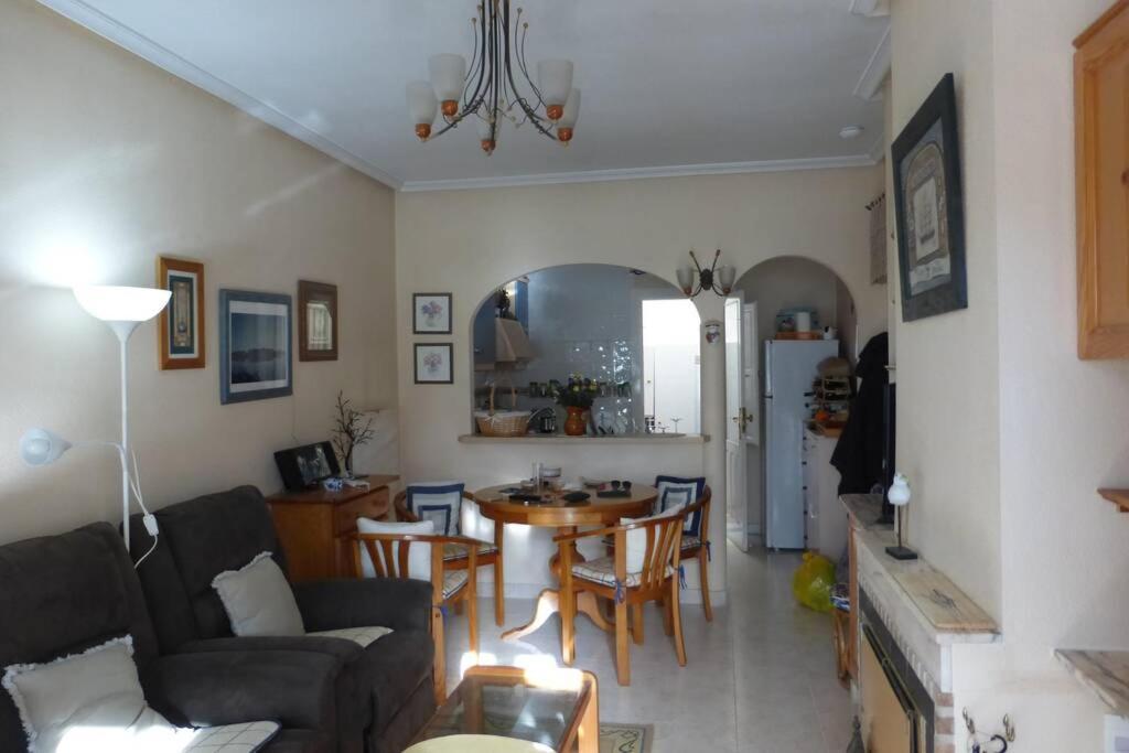 Holiday home Maison Climatisee Avec Solarium, Wifi Et Piscine Dehesa de Campoamor (Orihuela Costa)