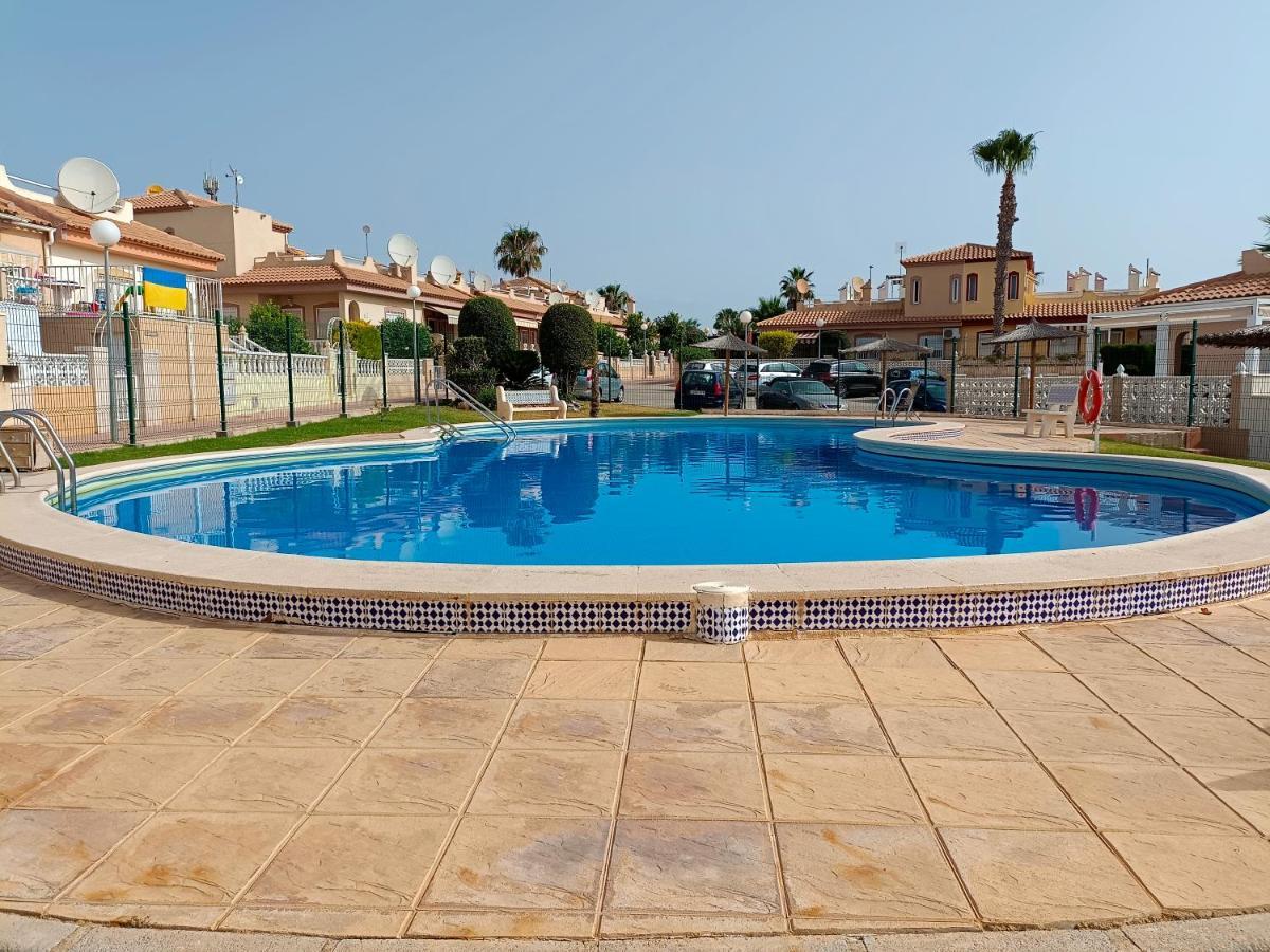Maison Climatisee Avec Solarium, Wifi Et Piscine *