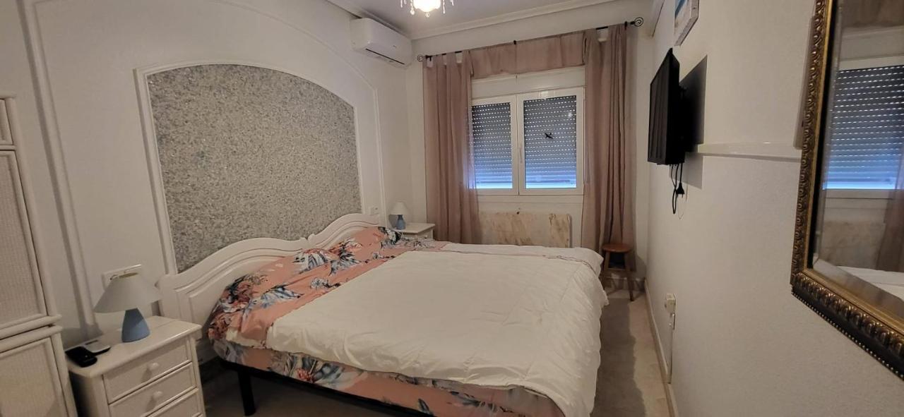Vakantiehuis Maison Climatisee Avec Solarium, Wifi Et Piscine