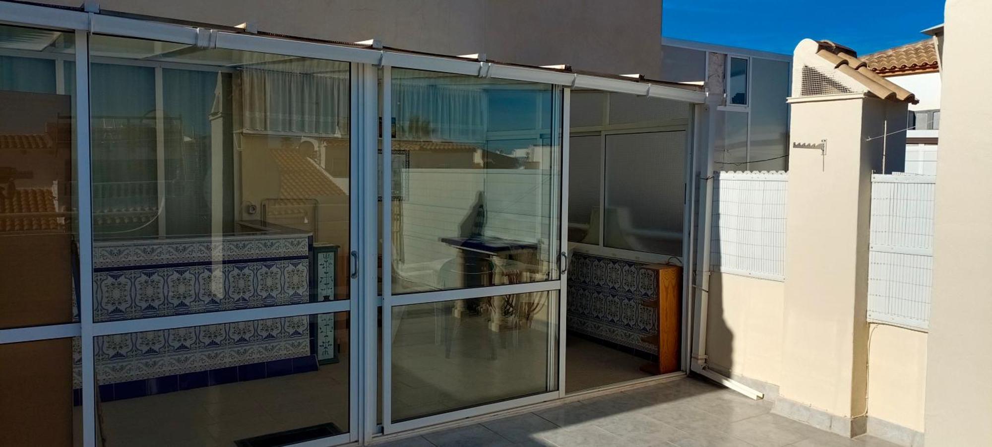 Vakantiehuis Maison Climatisee Avec Solarium, Wifi Et Piscine