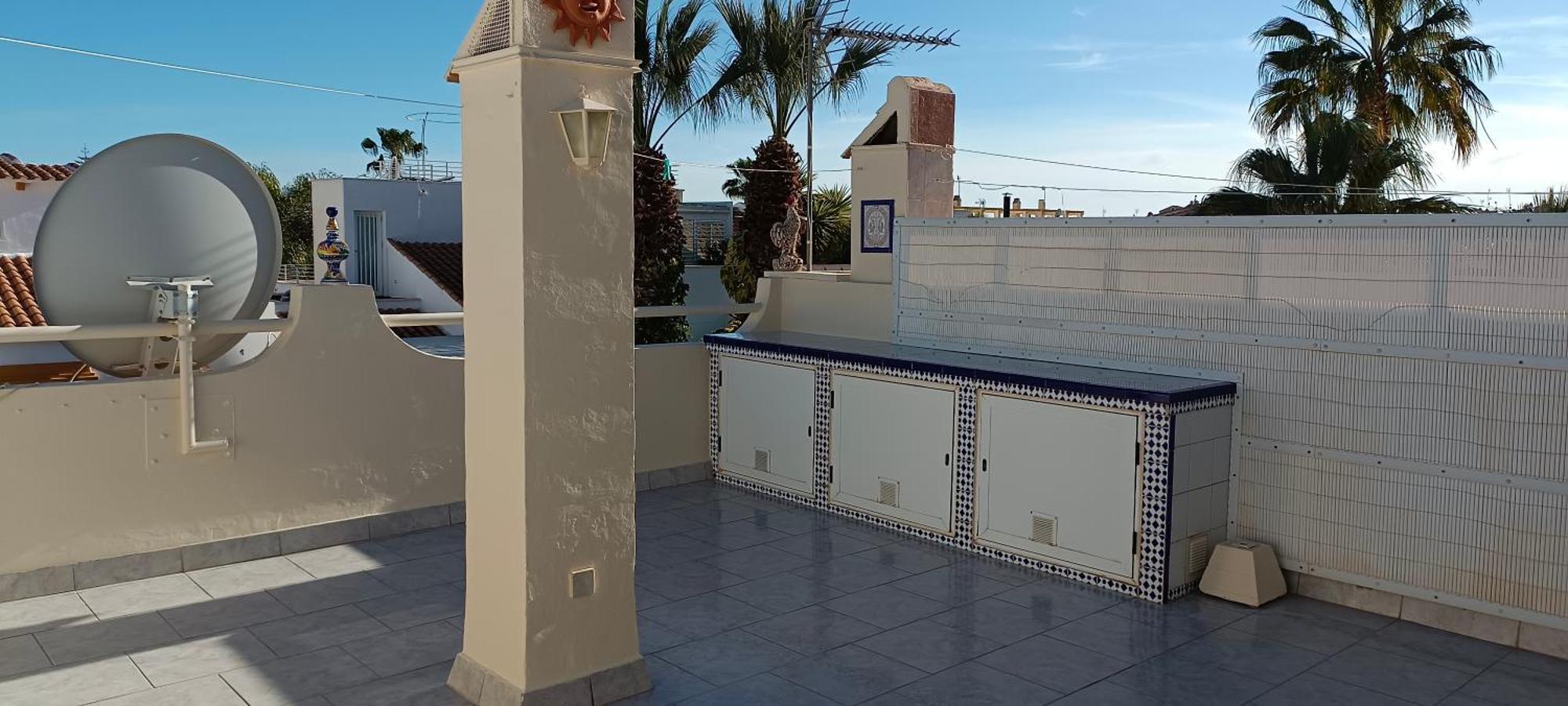 Maison Climatisee Avec Solarium, Wifi Et Piscine